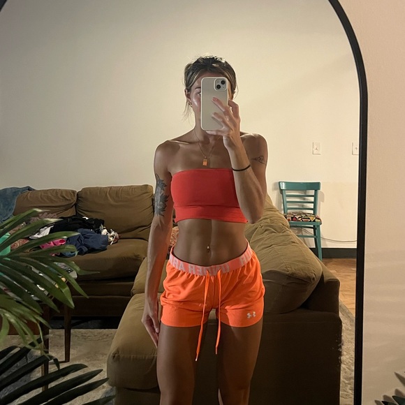 UNDER ARMOUR BUNDLE OF 2 PAIRS OF ATHLETIC SHORTS (XS, PINK/ORANGE) - Picture 4 of 5